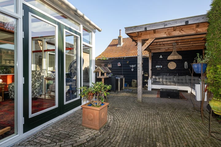 Photo 2 of Stoofweg 11