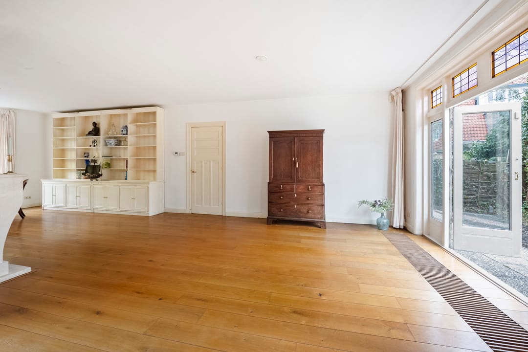 Spacious detached family home with garden and garage in Heemstede Center — 9