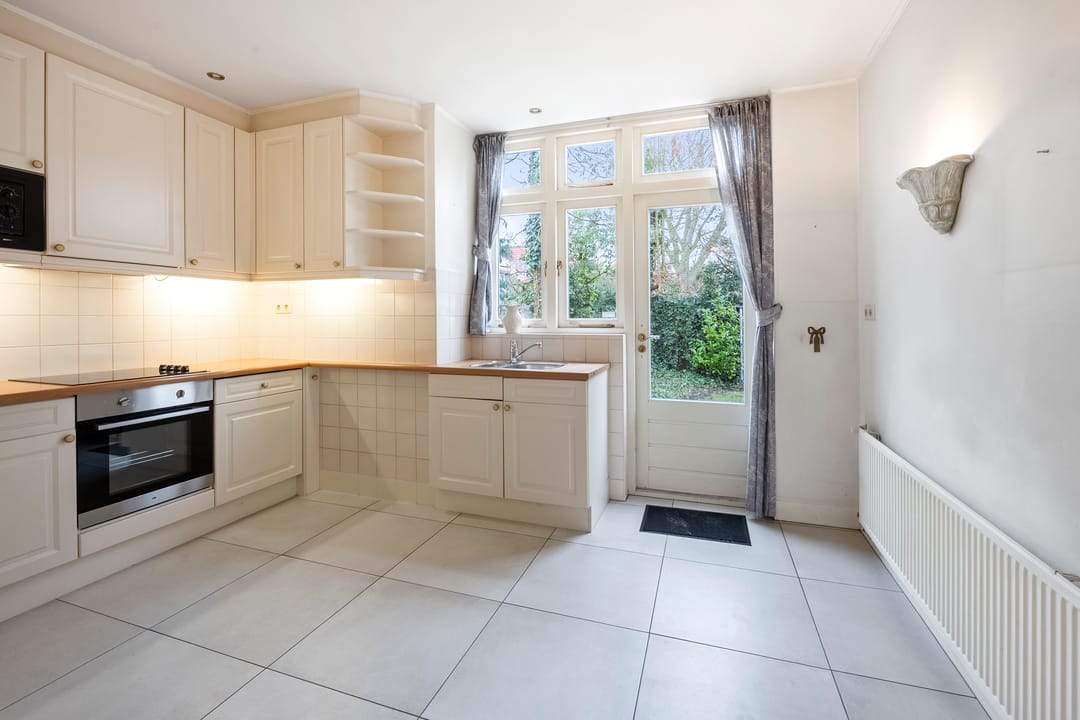 Spacious detached family home with garden and garage in Heemstede Center — 15