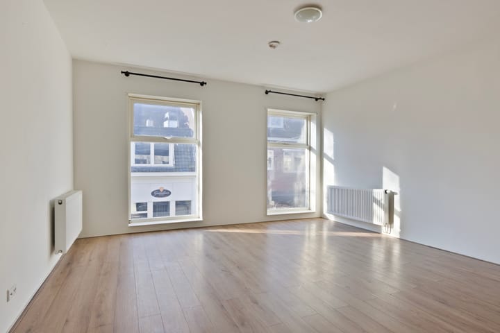 Photo 3 of Rolderstraat 1-B