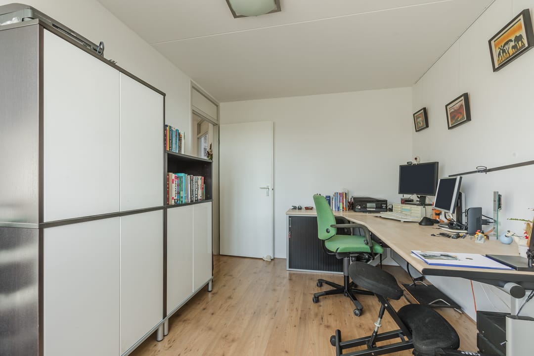 Photo 26 of Roghorst 185