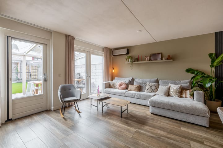 Foto 5 van Lisdodde 60