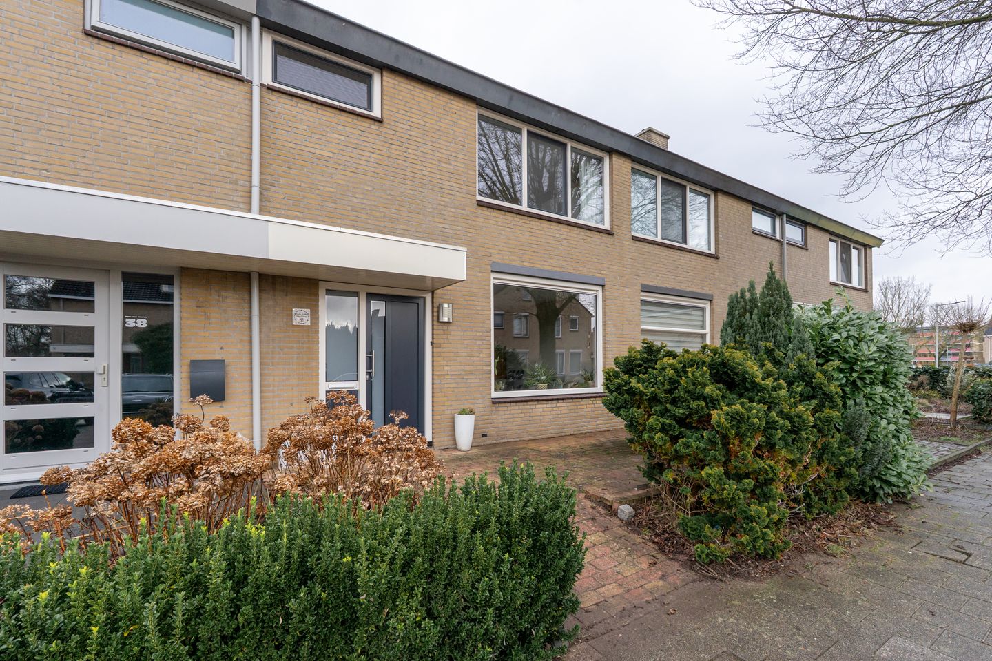 Photo 1 of Vlaardingenweg 36