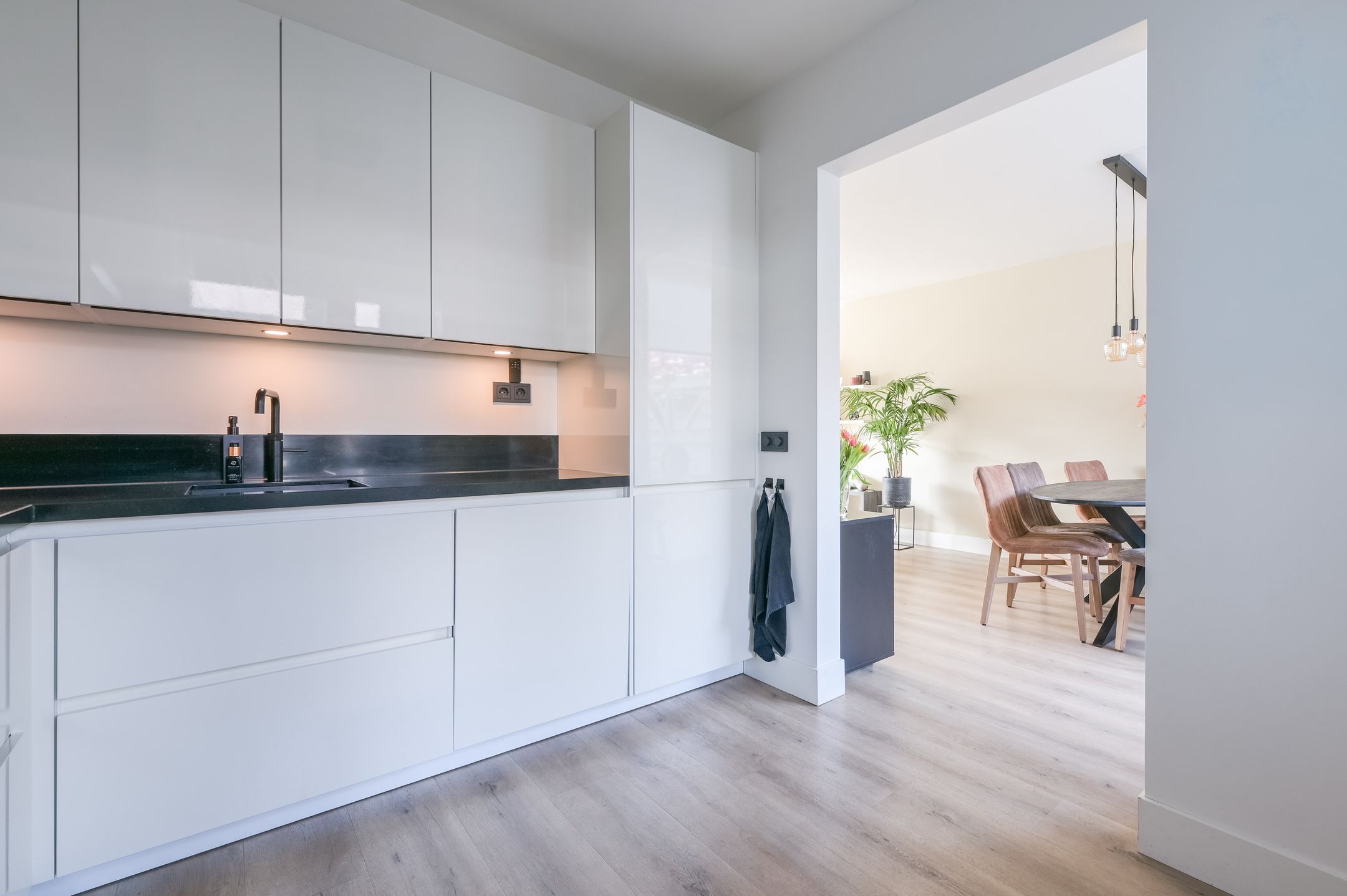 Photo 15 of Vervoornstraat 76