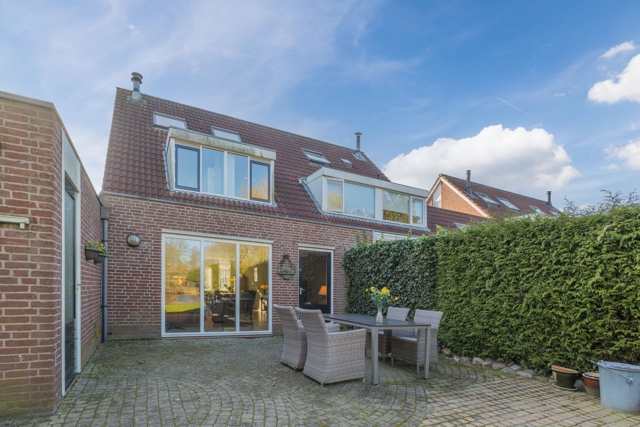 Spacious semi-detached home with pond view and garden in Soest — 26