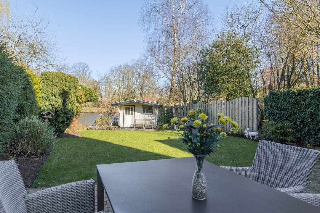Spacious semi-detached home with pond view and garden in Soest — 31