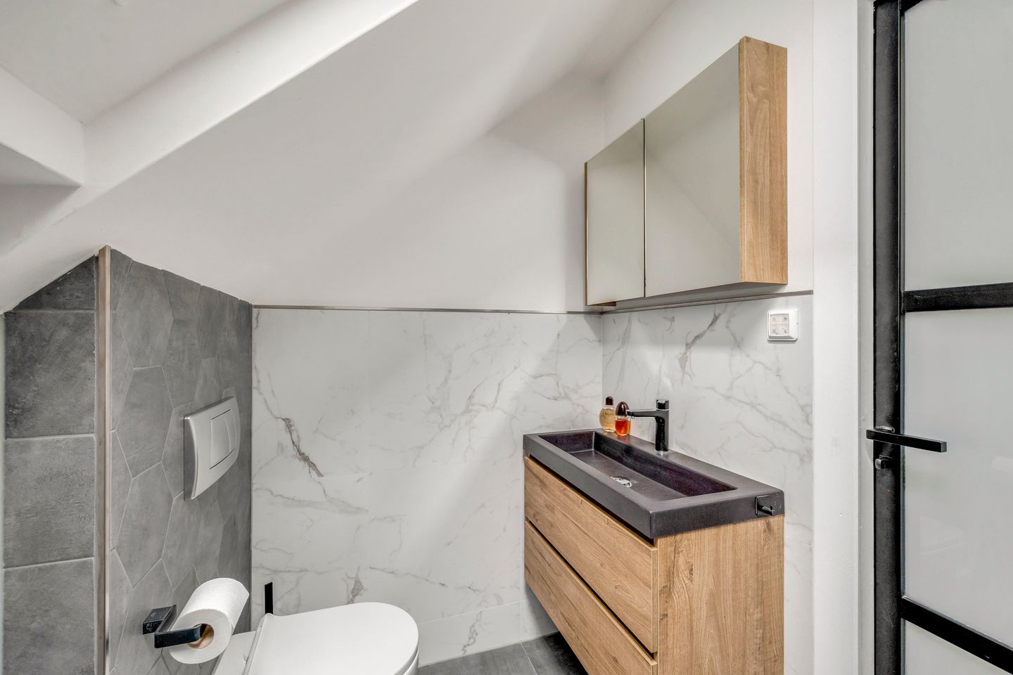 Photo 4 of Voorstraat 140