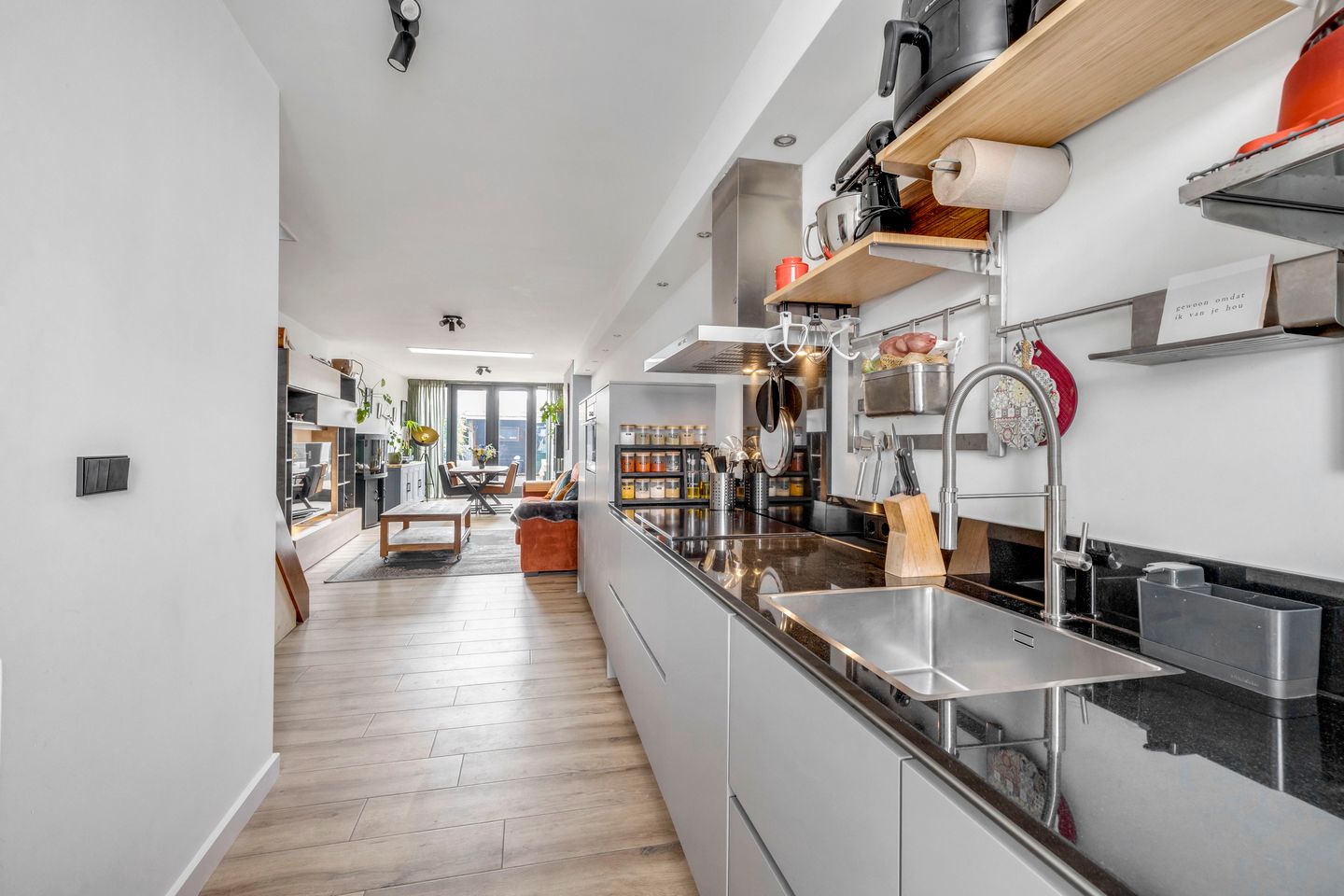 Photo 10 of Voorstraat 140