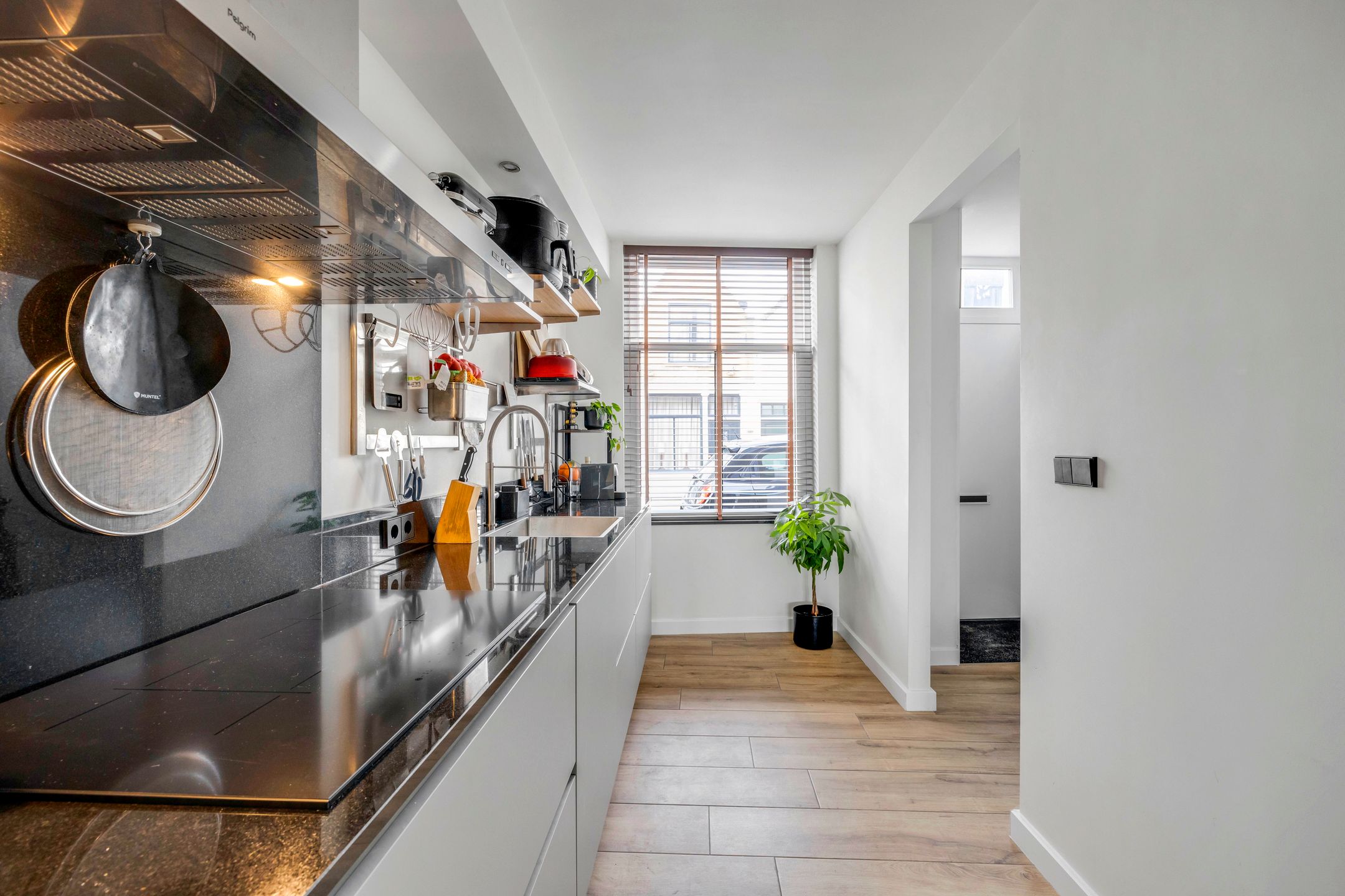 Photo 12 of Voorstraat 140