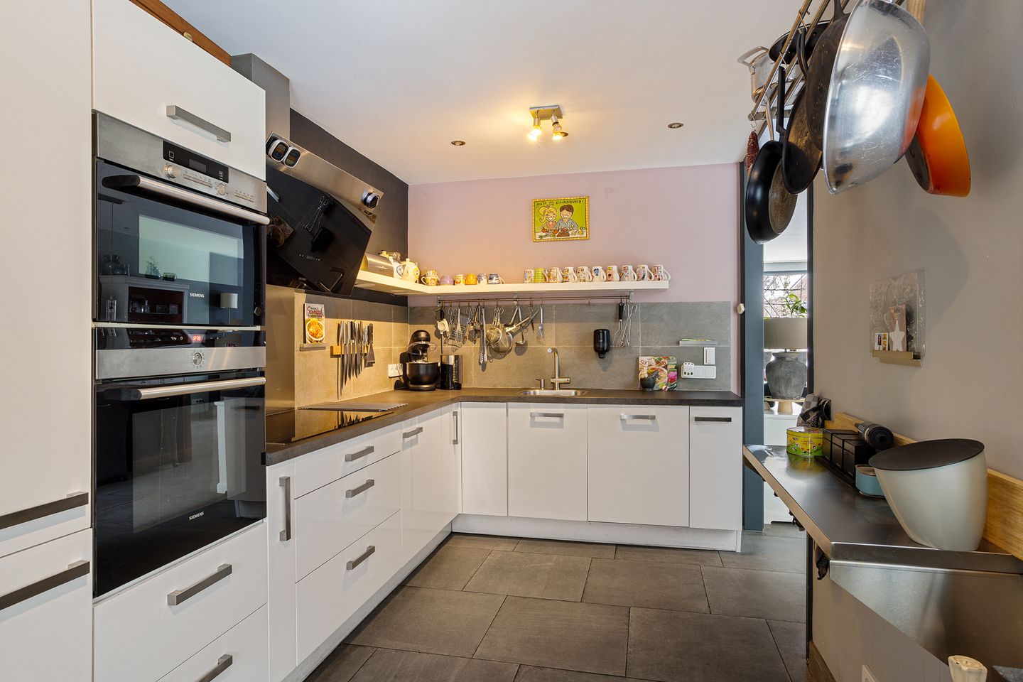 Foto 10 van Menuetstraat 18