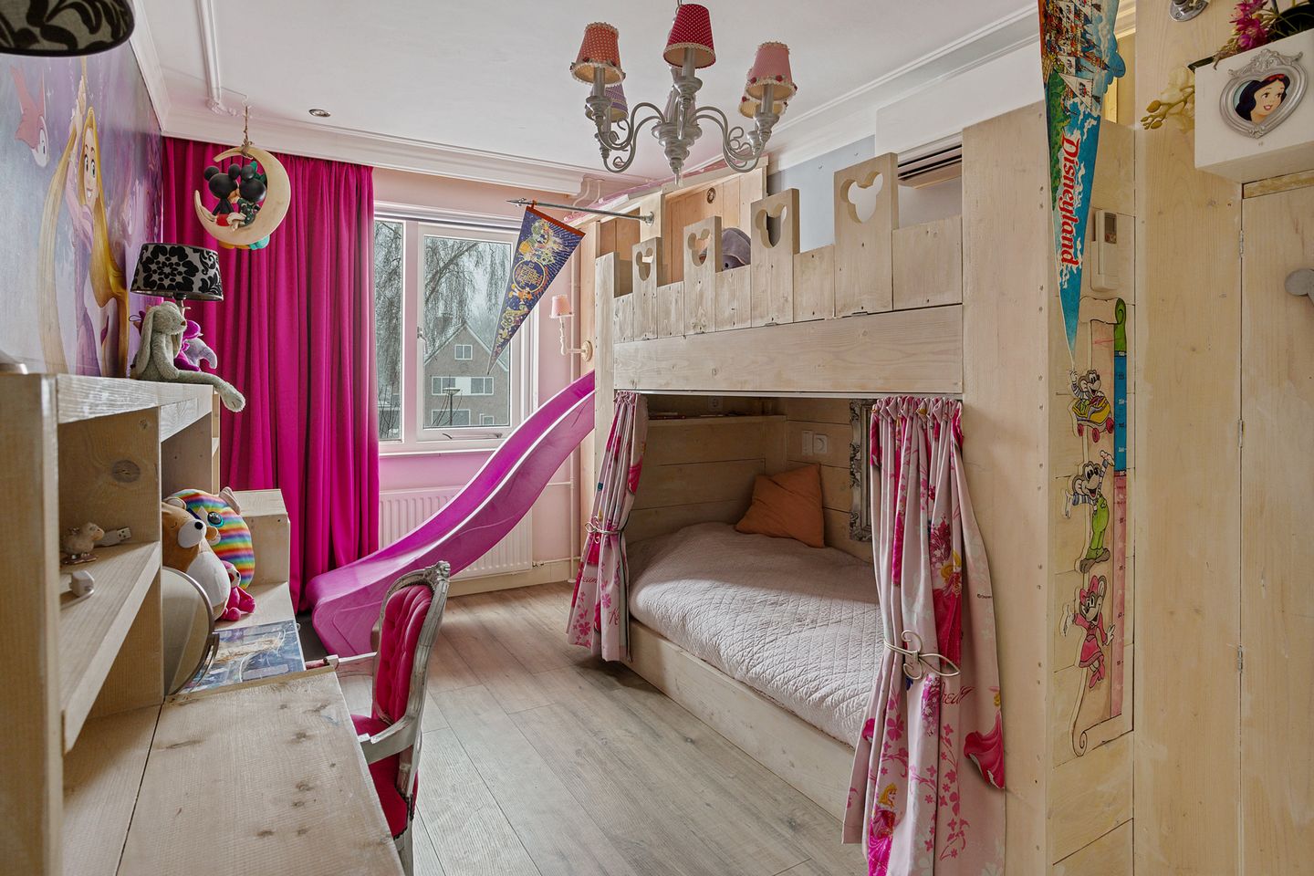 Foto 19 van Menuetstraat 18