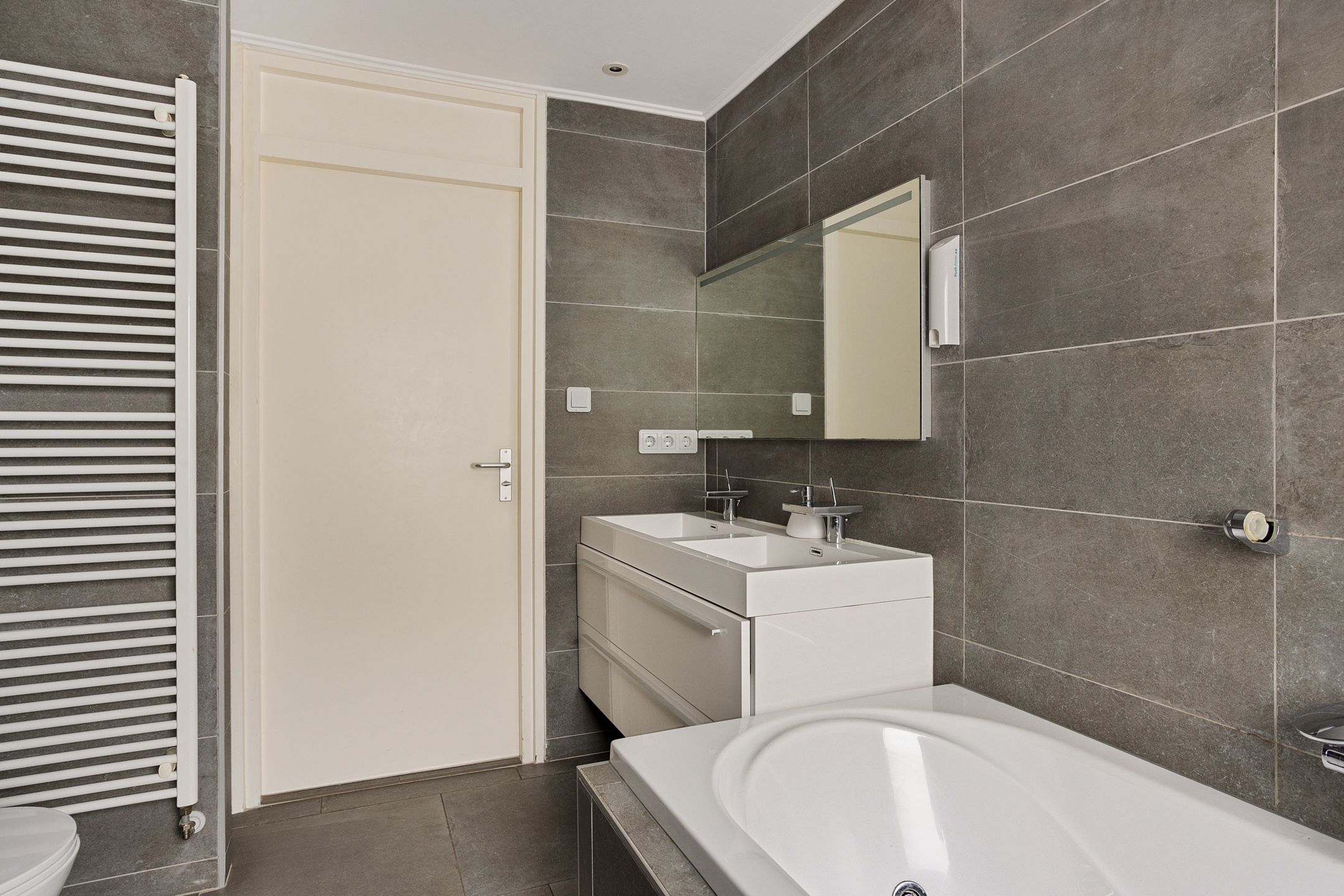 Foto 24 van Menuetstraat 18