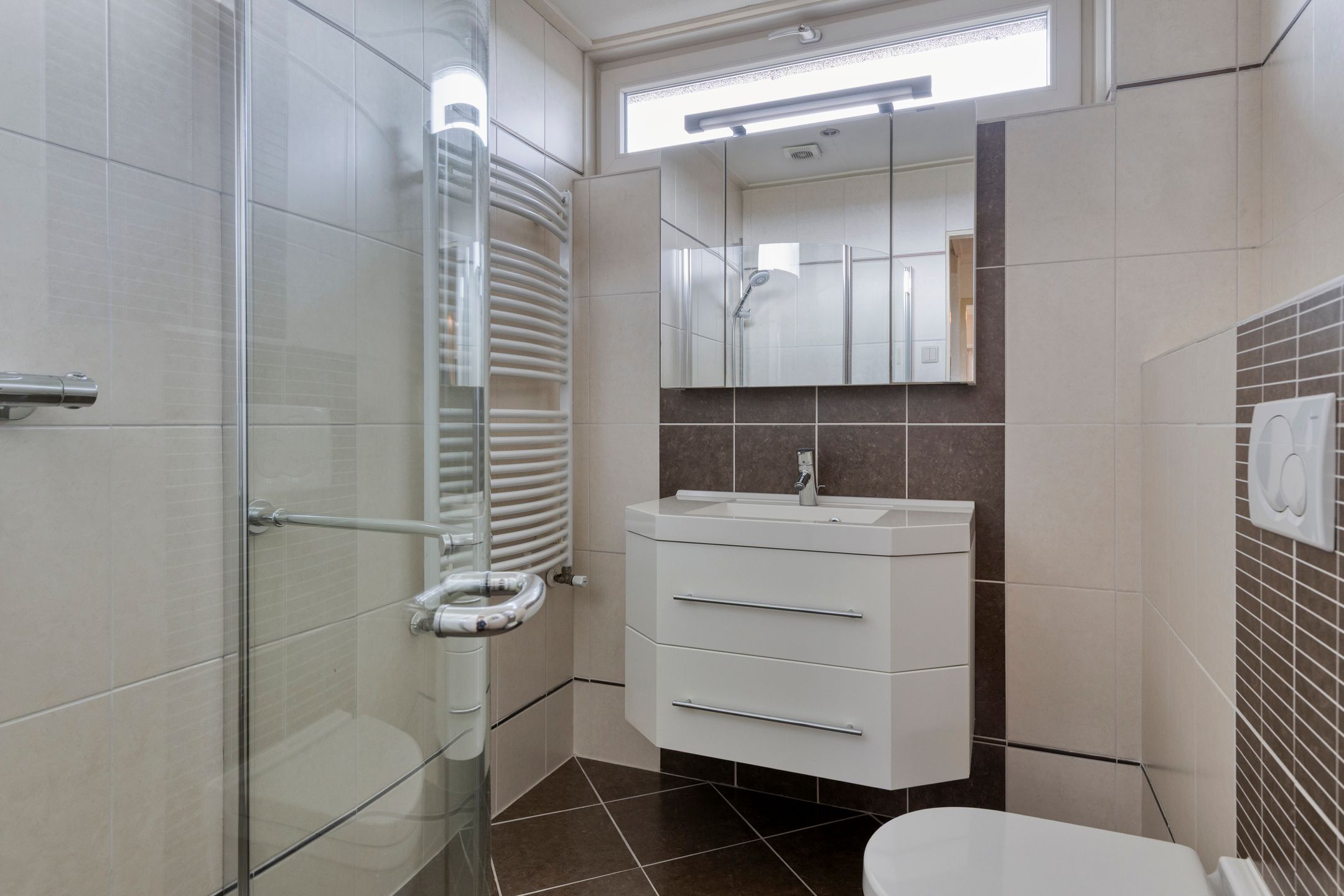 Foto 21 van Van Duivenvoordestraat 33