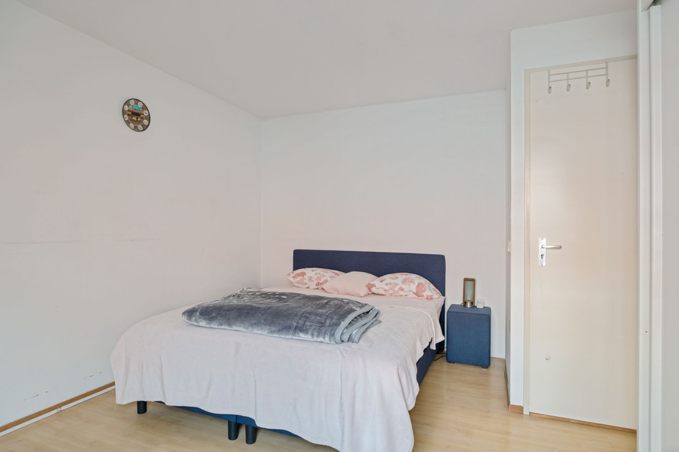 Spacious Family Home with Garden and Parking in Den Haag — 21
