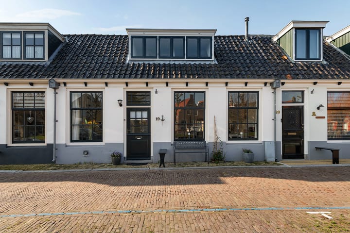 Nieuwe Zijds Burgwal 19 main image
