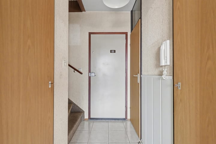 Tussenwoning te koop: Beethovenlaan 198, Zwijndrecht