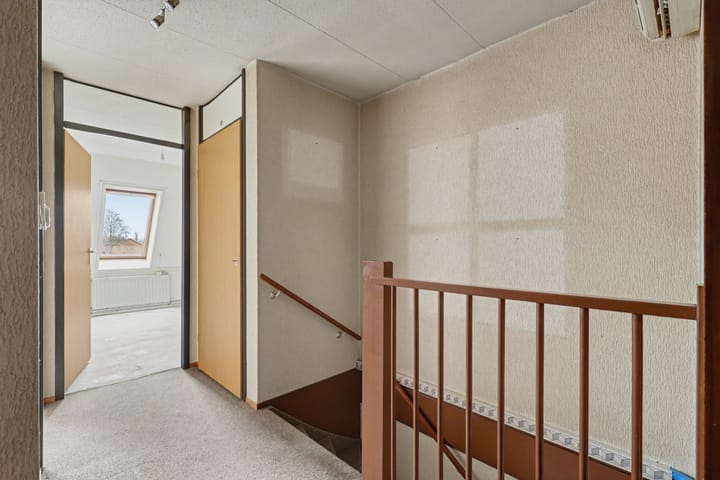 Tussenwoning te koop: Beethovenlaan 198, Zwijndrecht