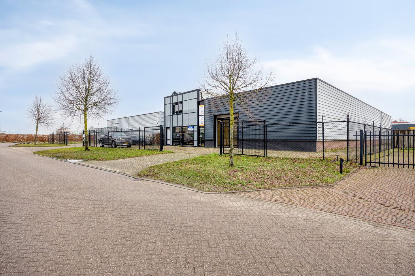 View photo 2 of Vaartweg 11-A