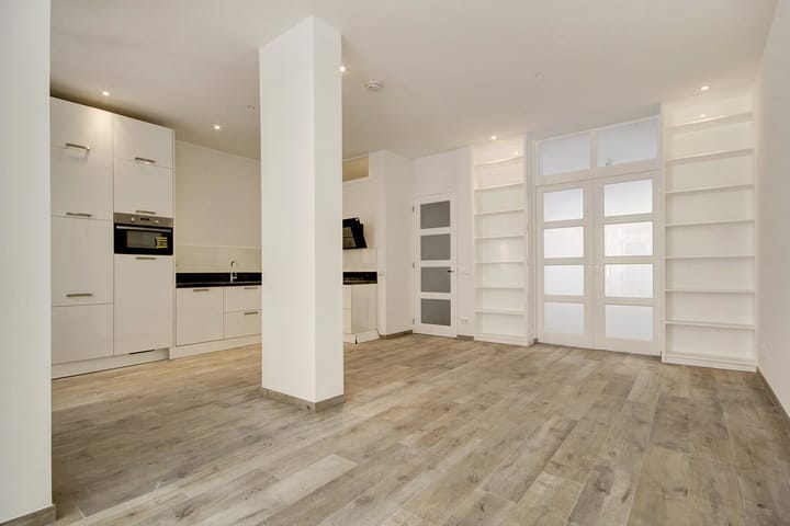 Photo 3 of Busken Huetstraat 6-H