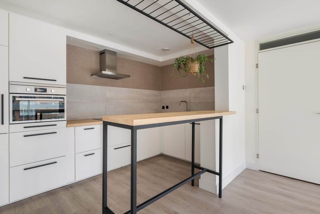 Luxury Apartment in Rotterdam City Center with Panoramic Views — 14