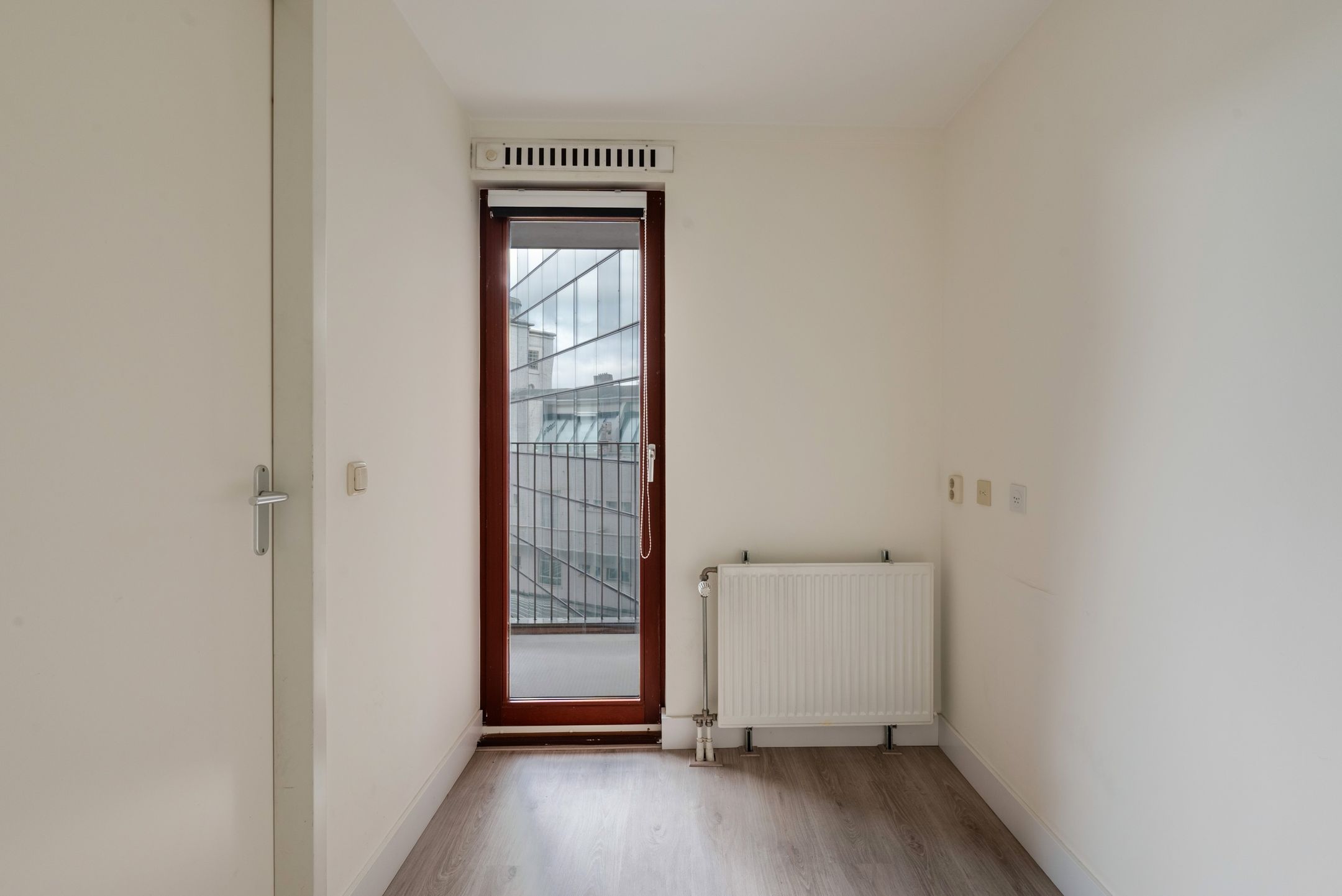 Luxury Apartment in Rotterdam City Center with Panoramic Views — 16