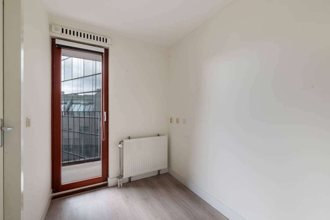 Luxury Apartment in Rotterdam City Center with Panoramic Views — 17