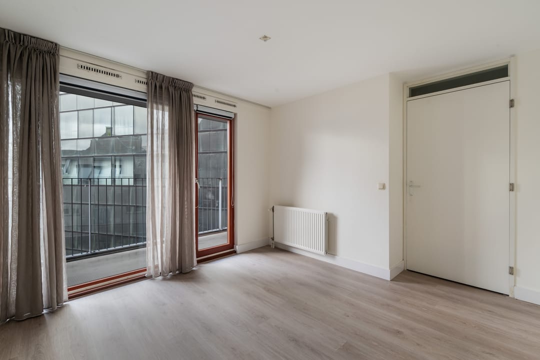 Luxury Apartment in Rotterdam City Center with Panoramic Views — 18