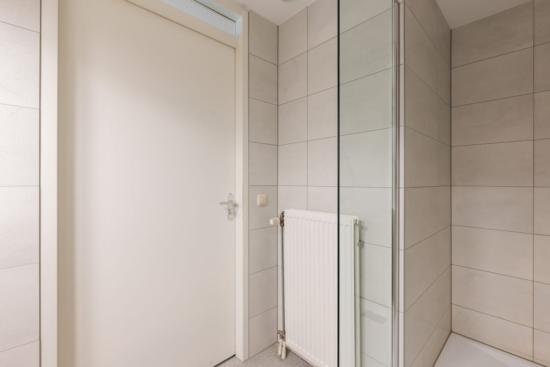 Luxury Apartment in Rotterdam City Center with Panoramic Views — 23