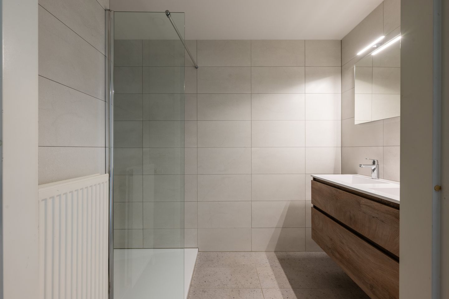 Luxury Apartment in Rotterdam City Center with Panoramic Views — 26