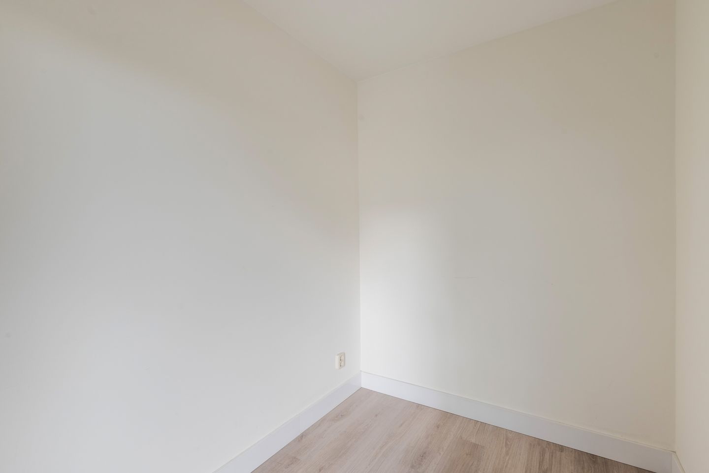 Luxury Apartment in Rotterdam City Center with Panoramic Views — 30