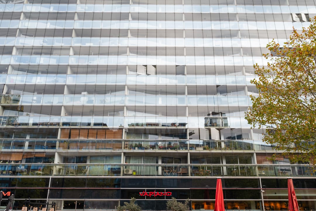 Luxury Apartment in Rotterdam City Center with Panoramic Views — 37