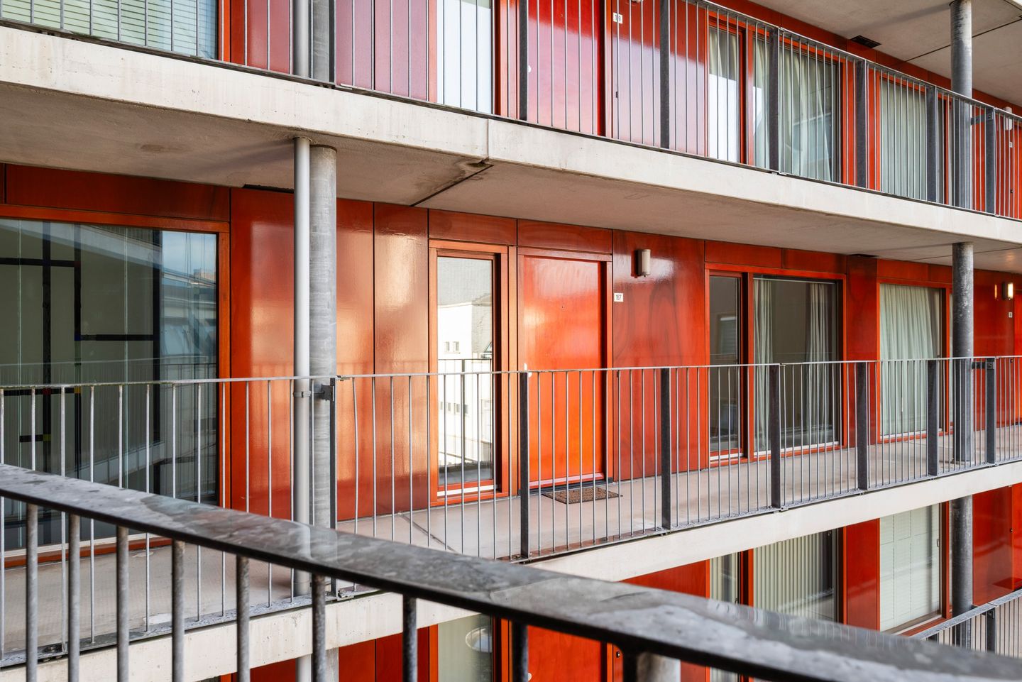 Luxury Apartment in Rotterdam City Center with Panoramic Views — 40