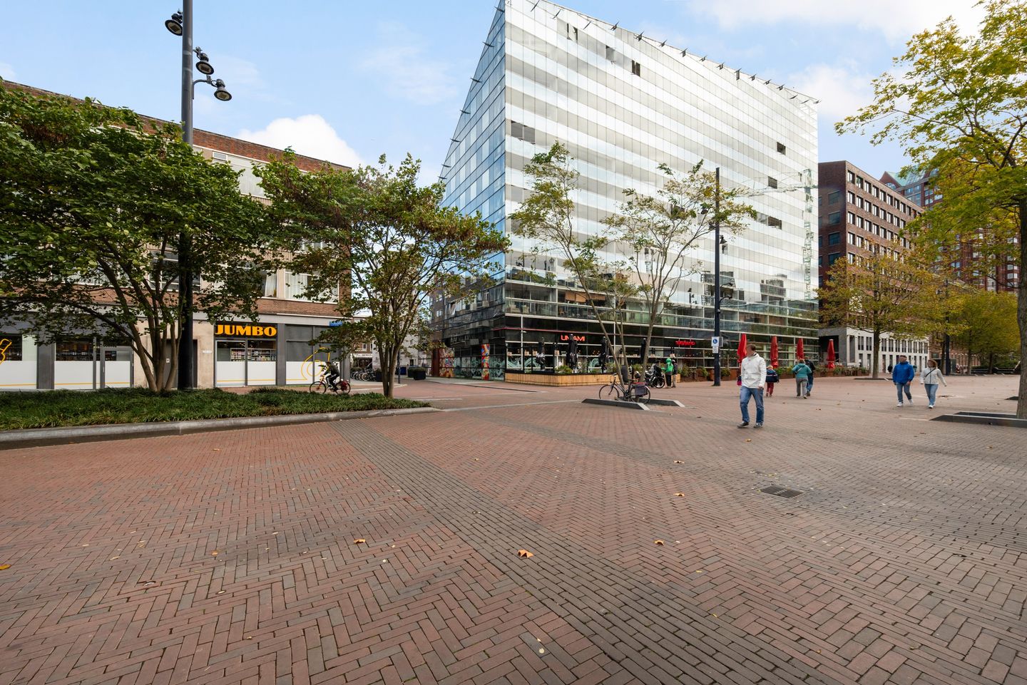 Luxury Apartment in Rotterdam City Center with Panoramic Views — 49