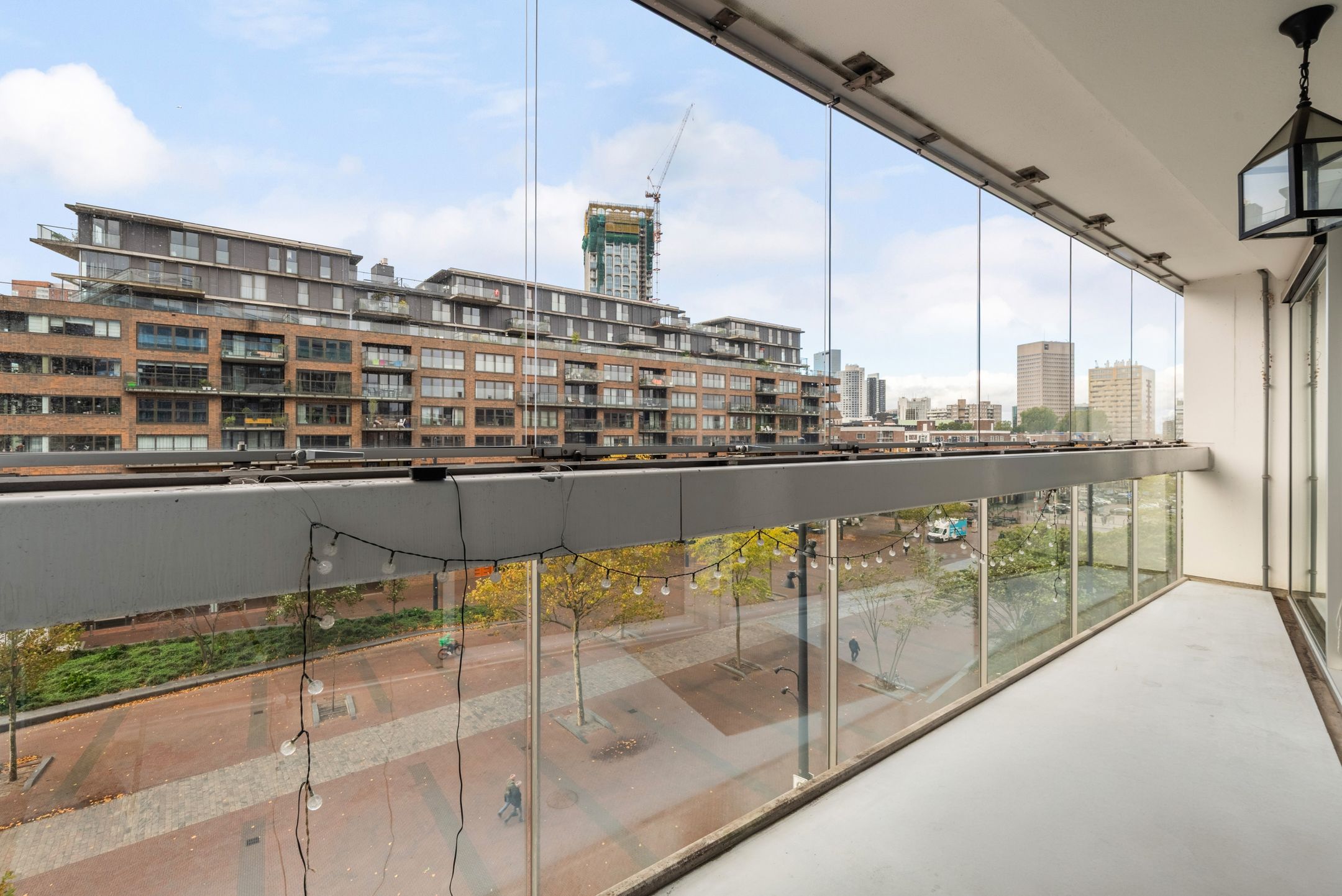 Luxury Apartment in Rotterdam City Center with Panoramic Views — 51