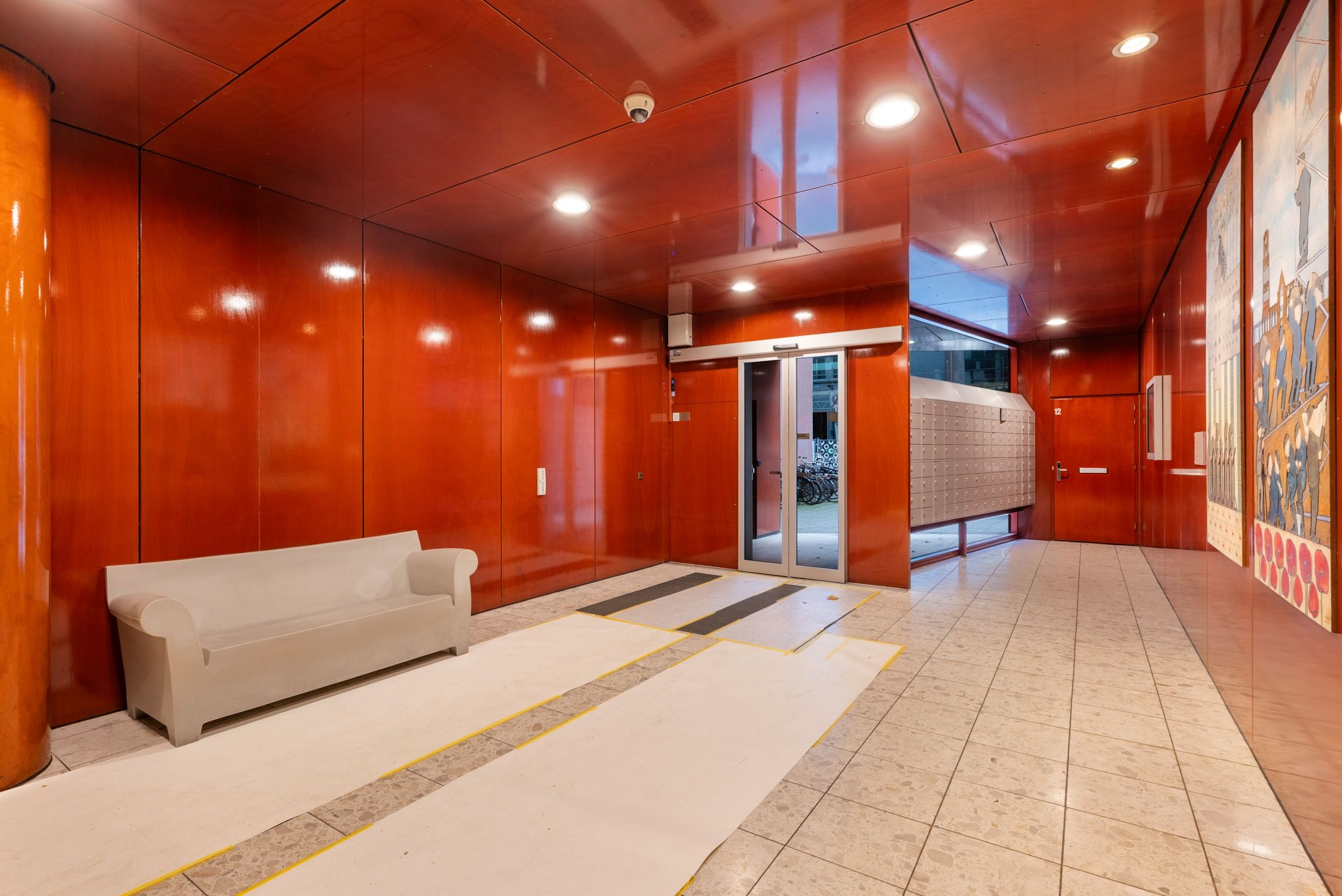 Luxury Apartment in Rotterdam City Center with Panoramic Views — 42