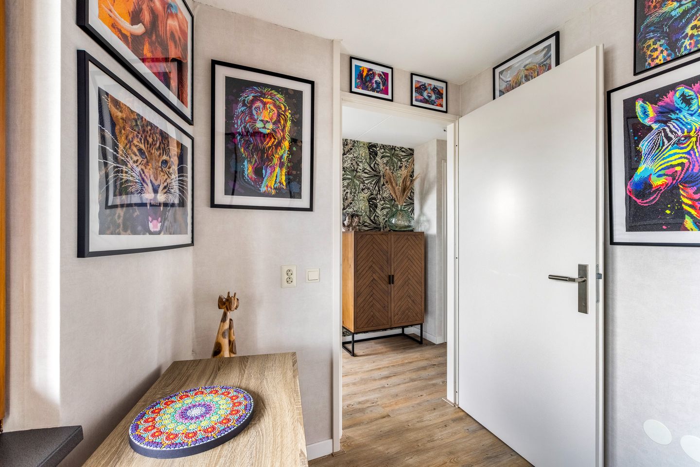Modern 3-Room Apartment with South-Facing Balcony near City Center — 29