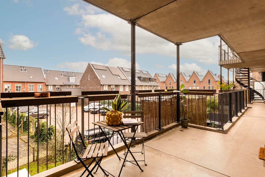 Modern and Sustainable Move-in Ready Apartment in Haarlem — 15