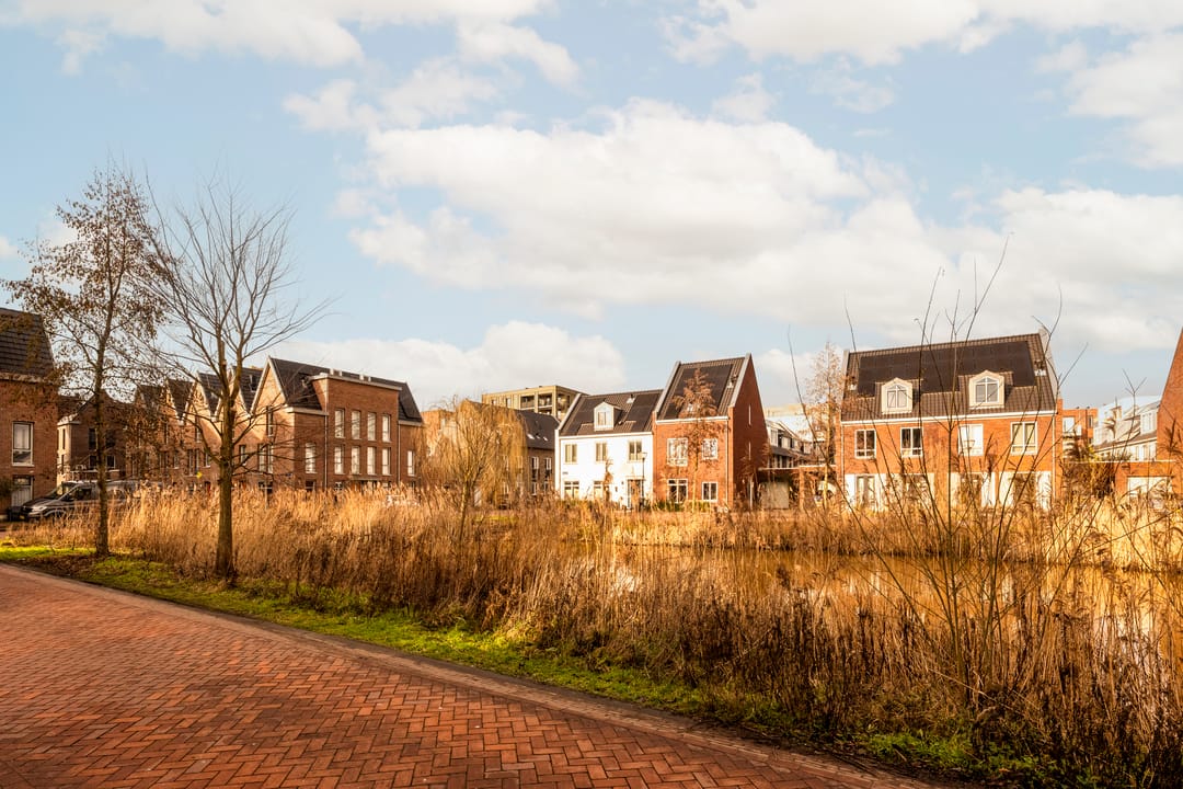 Modern and Sustainable Move-in Ready Apartment in Haarlem — 26