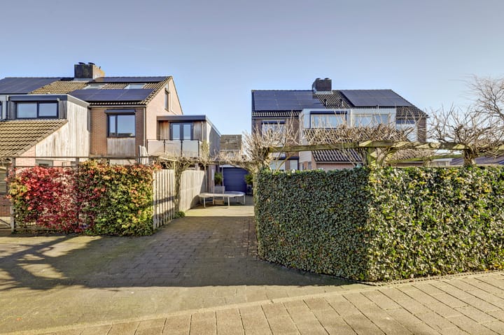 Foto 2 van Van Limburg Stirumstraat 45