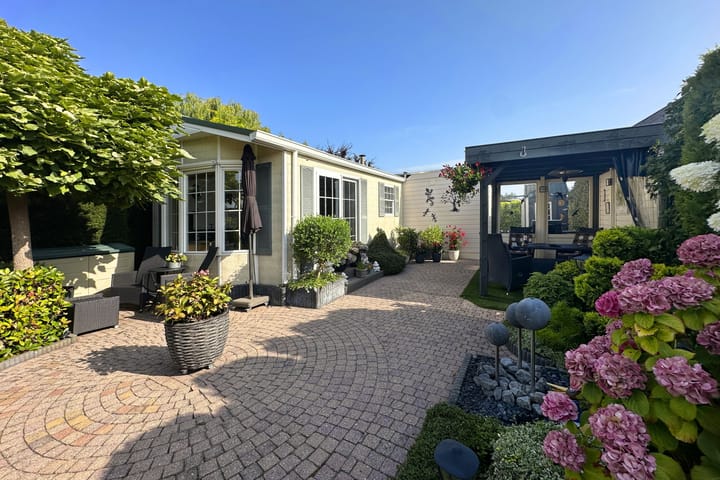 Foto 2 van Oud-Loosdrechtsedijk 113-CD7