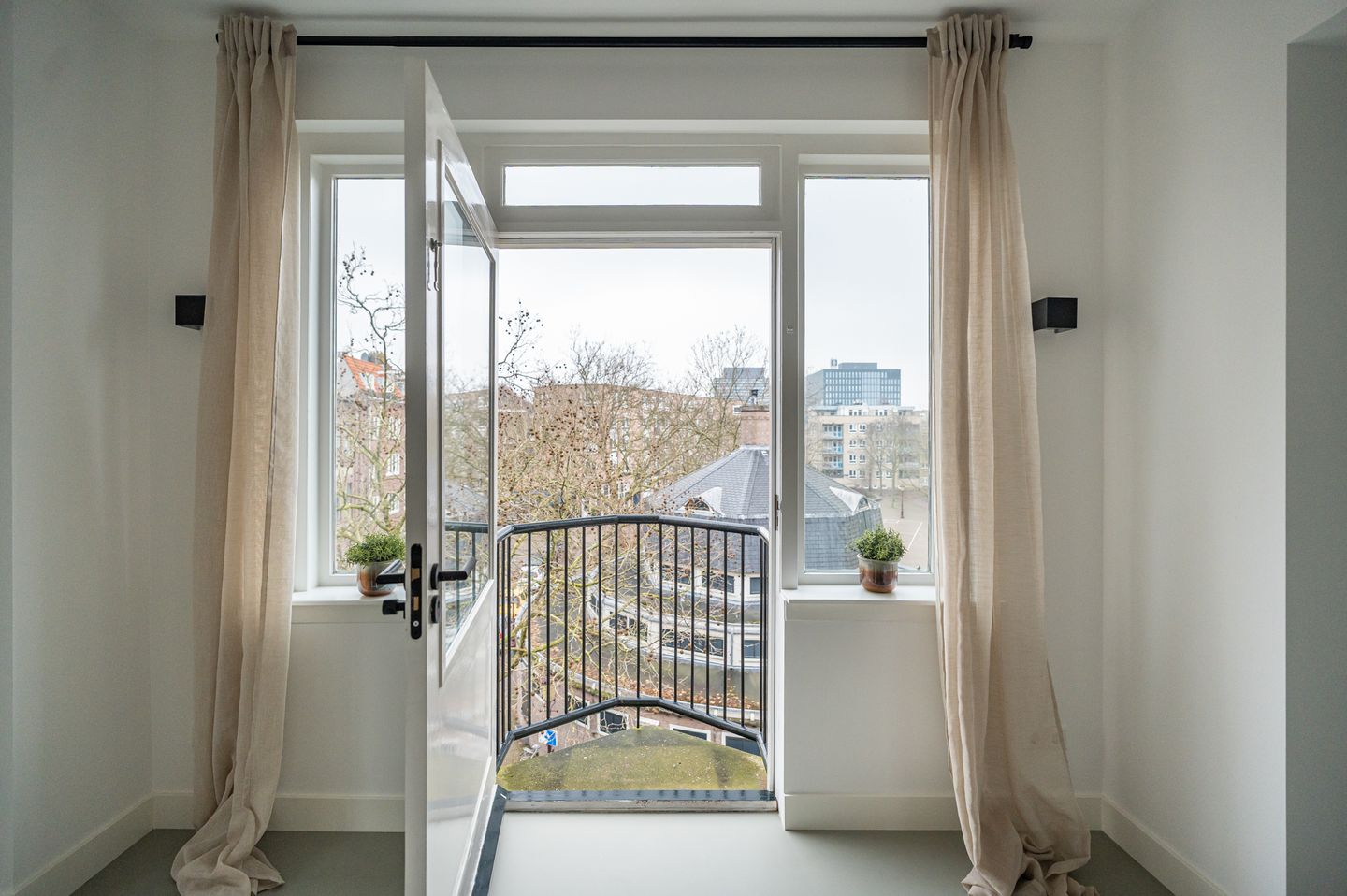 Modern Double Upper House with Large Roof Terrace in Oosterparkbuurt — 20