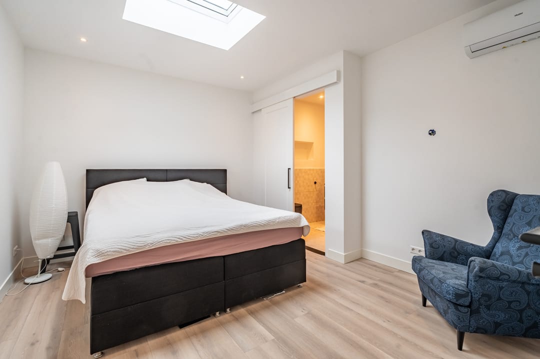 Modern Double Upper House with Large Roof Terrace in Oosterparkbuurt — 44