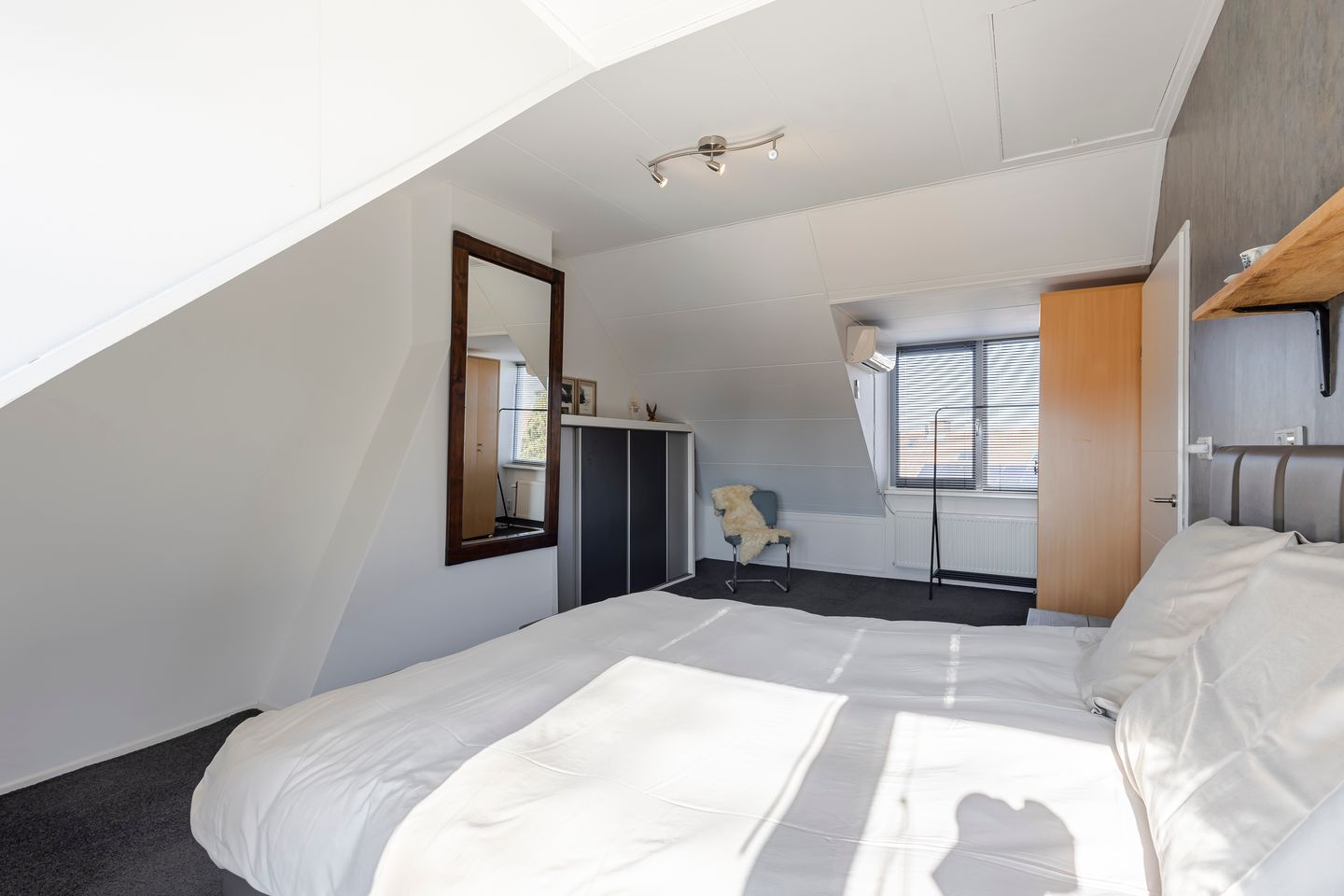 Foto 25 van Damstraat 12-B