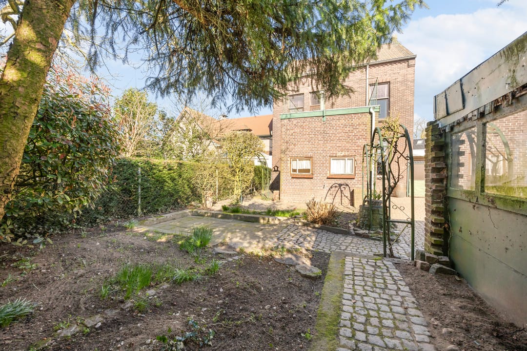 Statig en sfeervol karakteristiek woonhuis met veel leefruimte in Swalmen — 40