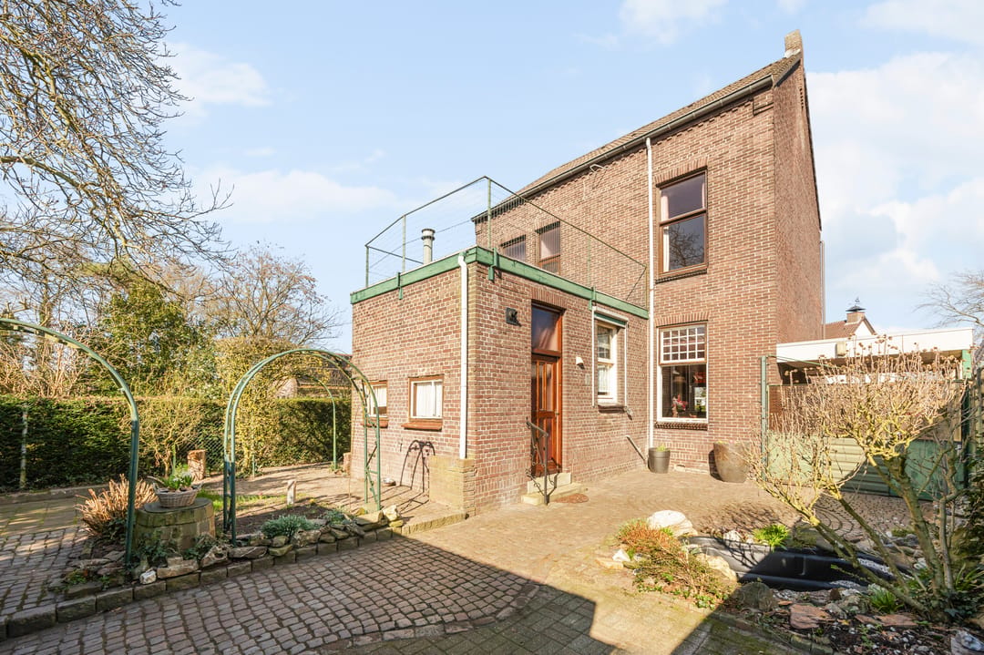 Statig en sfeervol karakteristiek woonhuis met veel leefruimte in Swalmen — 37