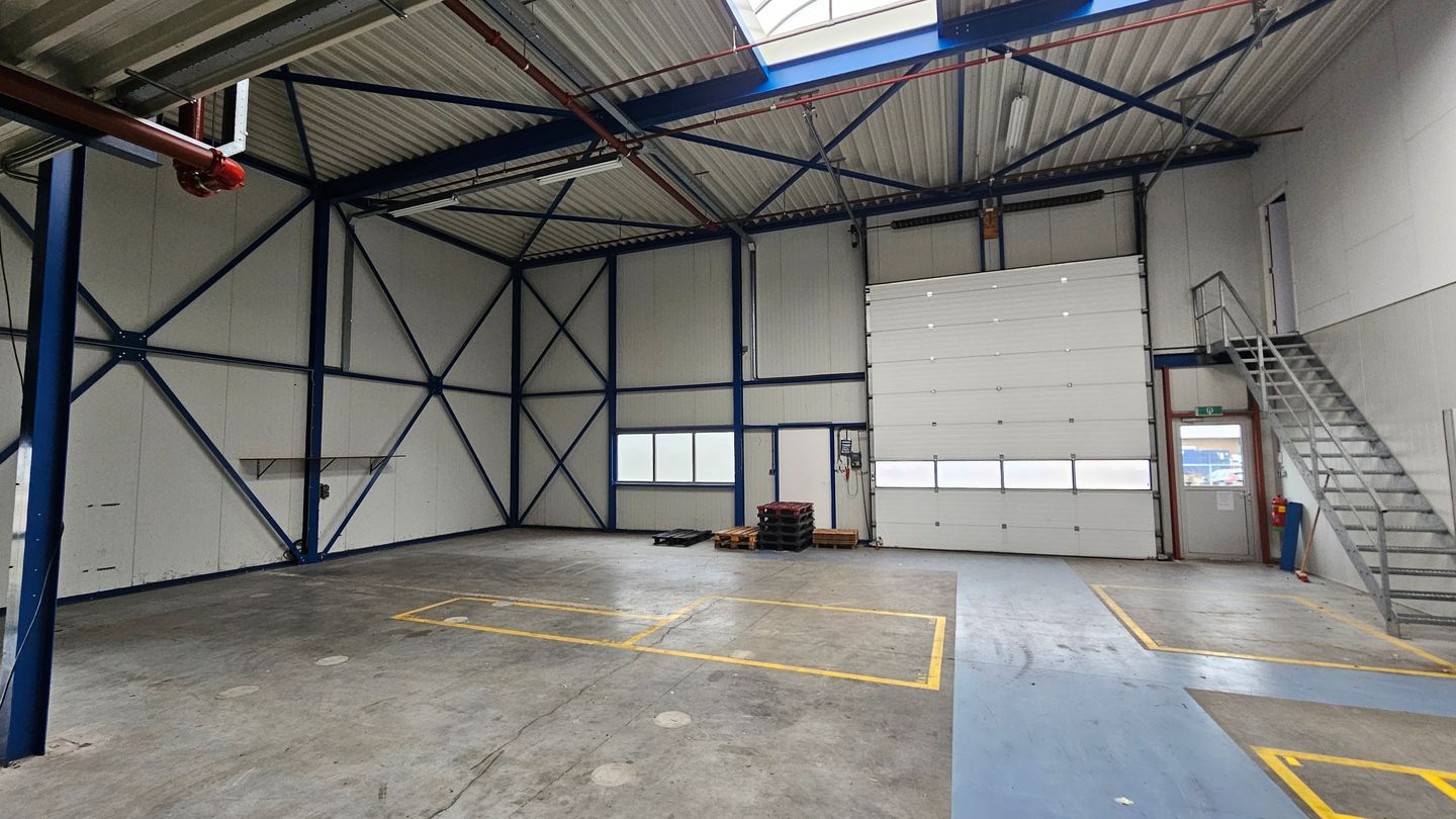 Bekijk foto 3 van Industrieweg 30