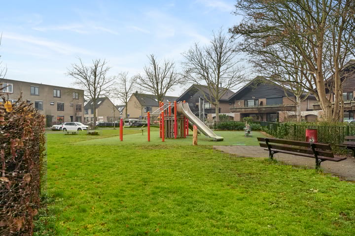 Photo 3 of Henriëtte Roland Holst-erf 49