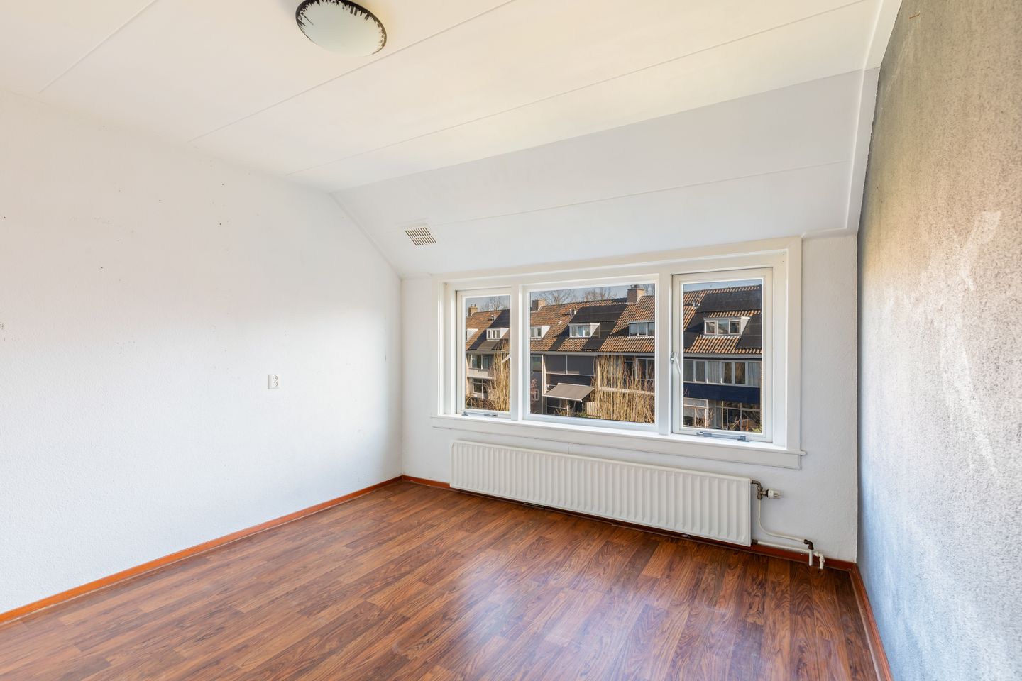 Spacious ground floor apartment with three floors and garden in Dordrecht — 23
