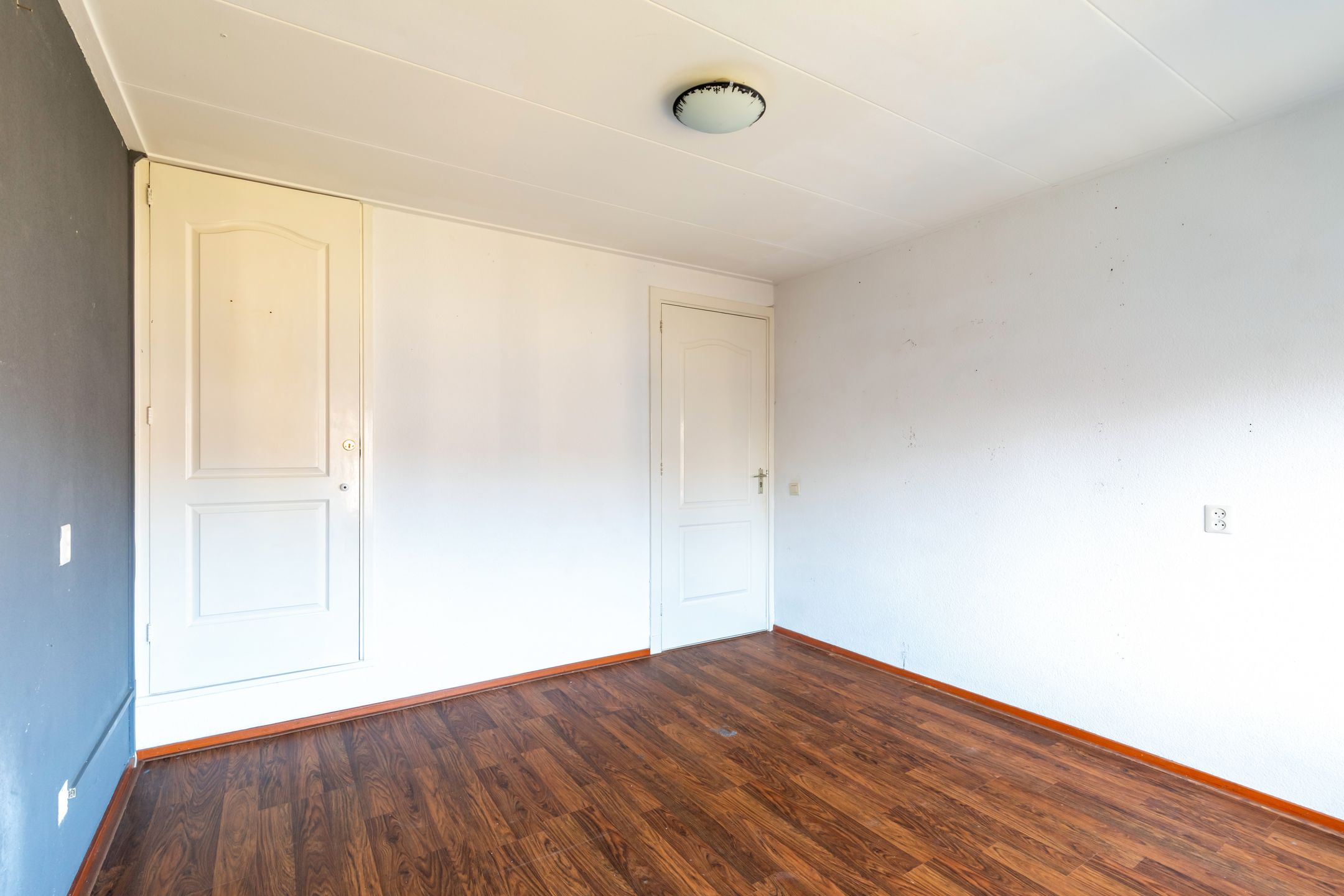 Spacious ground floor apartment with three floors and garden in Dordrecht — 24