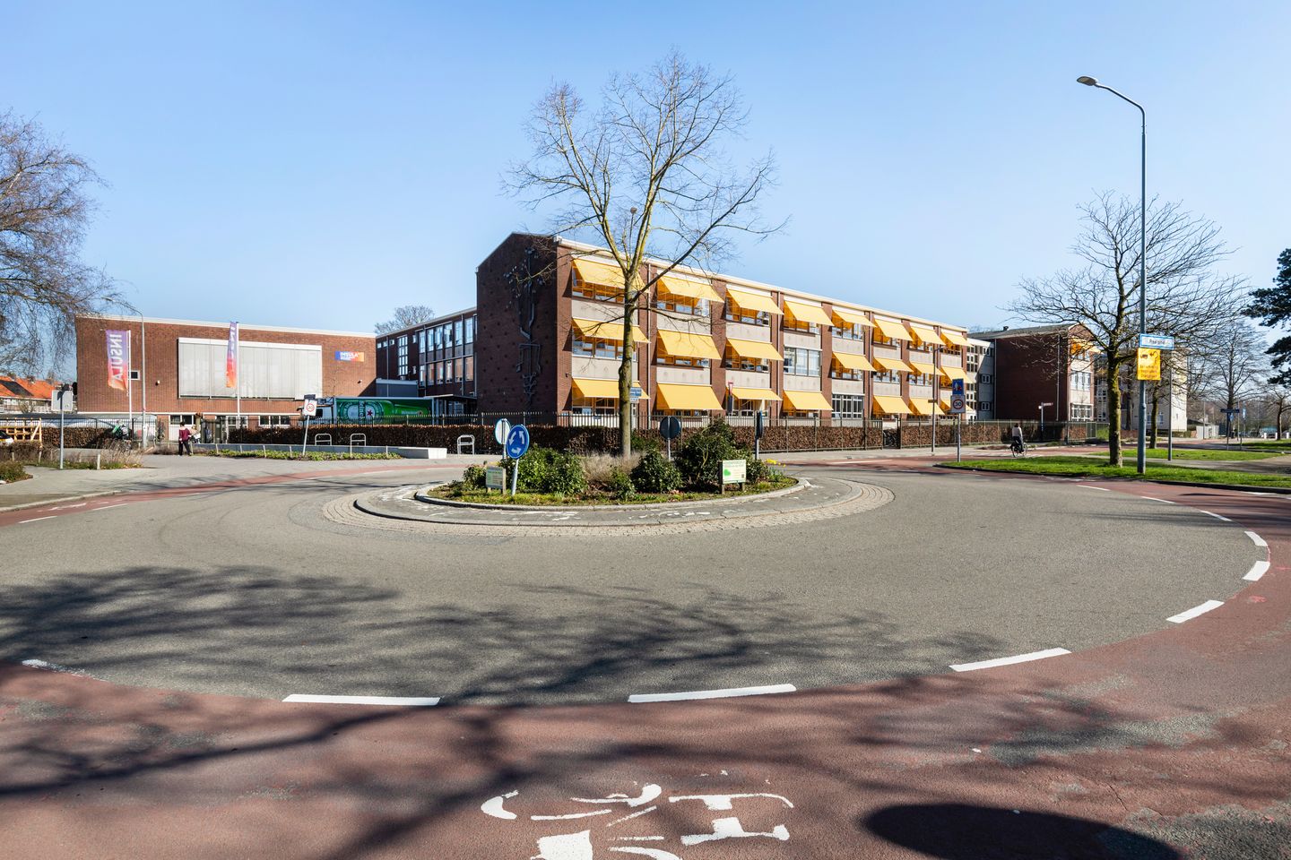 Spacious ground floor apartment with three floors and garden in Dordrecht — 31